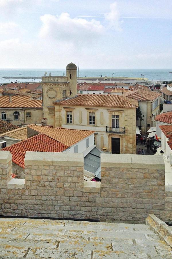 Holiday Home With Shared Pool Σαιντ-Μαρί-ντε-λα-Μερ Εξωτερικό φωτογραφία